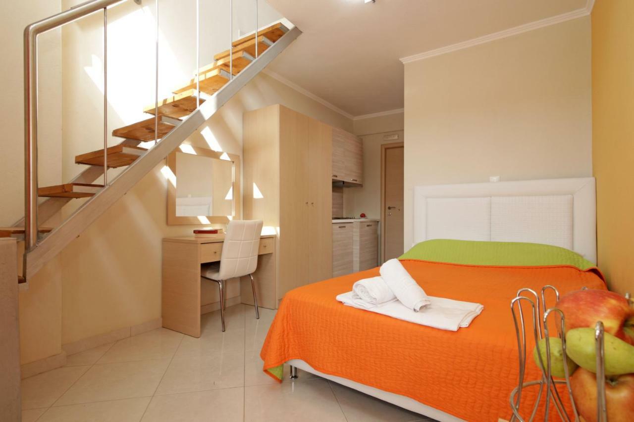 Mavridis Rooms Nikiti  Buitenkant foto