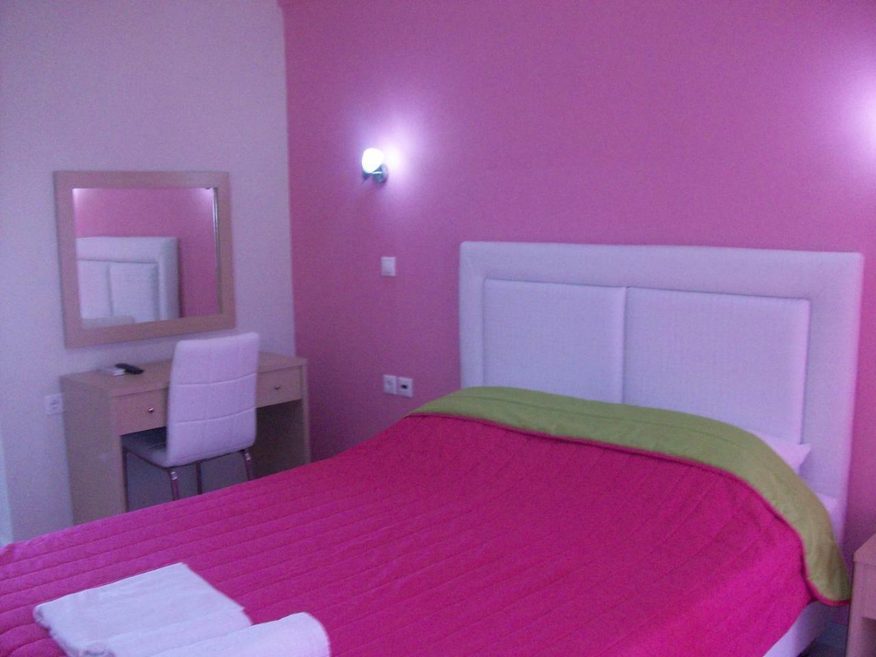 Mavridis Rooms Nikiti  Buitenkant foto
